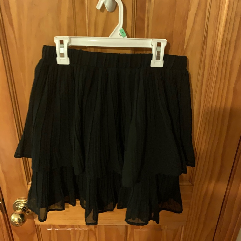 Worthington ruffle layer black skirt